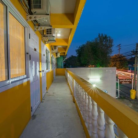 Take A Rest Donmuang Residence Banguecoque Exterior foto